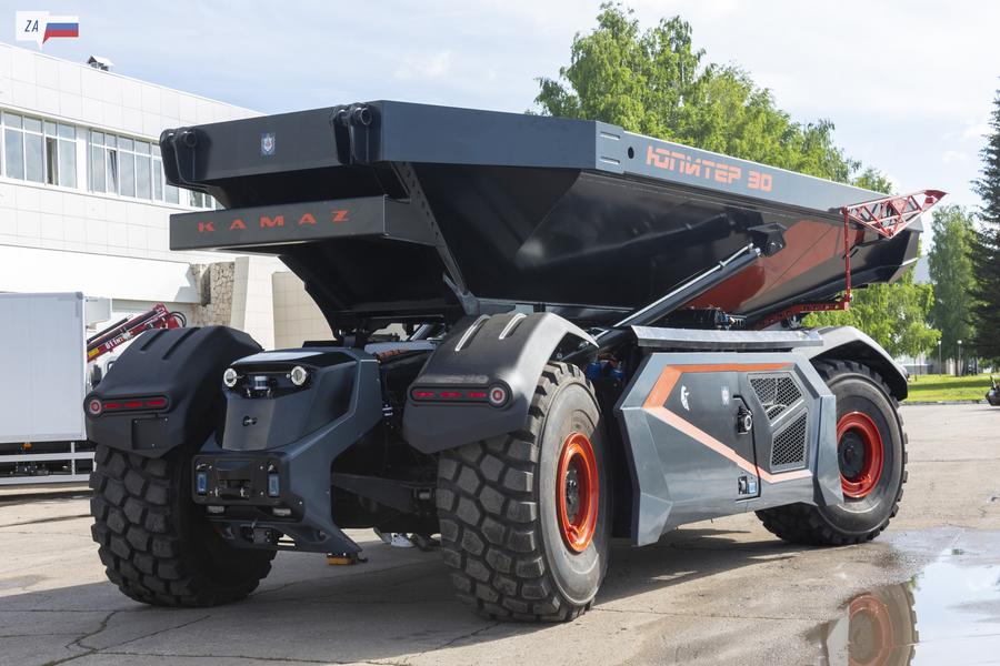 Наиль Магдеев: Мы пока слава Богу не наблюдаем в Челнах снижения деловой активности, роста безработицы, задолженностей по зарплате