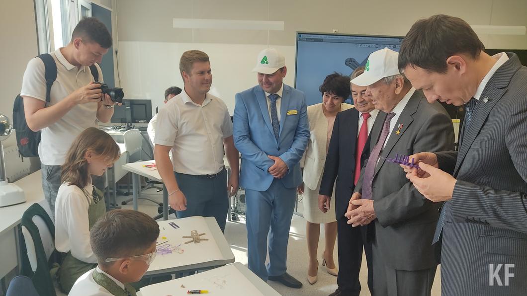 «Это самое современное образовательное учреждение, которое только можно представить»: в Альметьевске открыли школу «Адымнар» «Это самое современное образовательное учреждение, которое только можно представить»: в Альметьевске открыли школу «Адымнар»