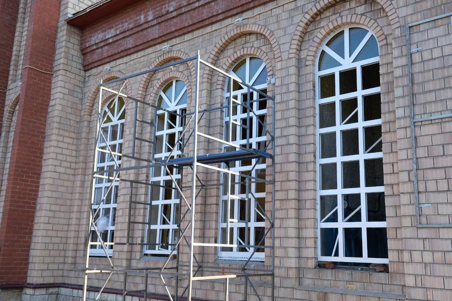 В Воскресенском храме Нижнекамска на пожертвования меценатов делают ремонт В Воскресенском храме Нижнекамска на пожертвования меценатов делают ремонт