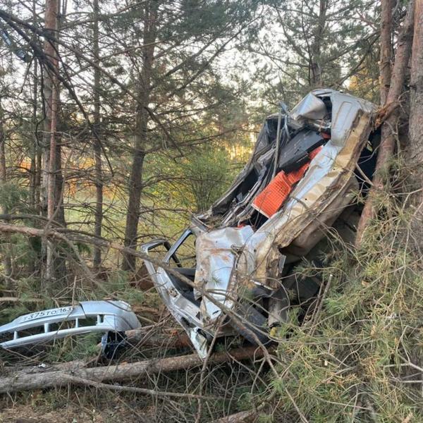 На трассе Челны – Сарманово​ столкнулись лоб в лоб две легковушки