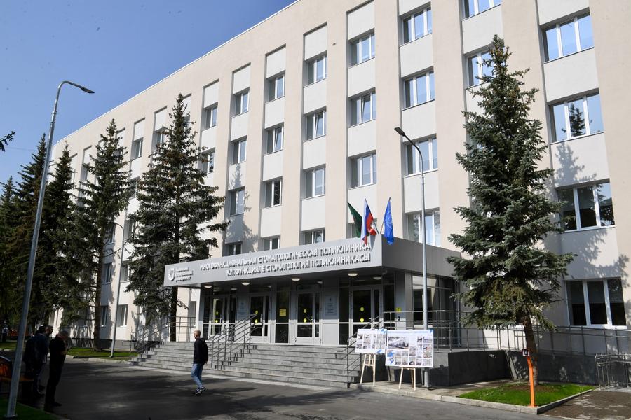 Минниханов посетил стоматологическую поликлинику при КФУ