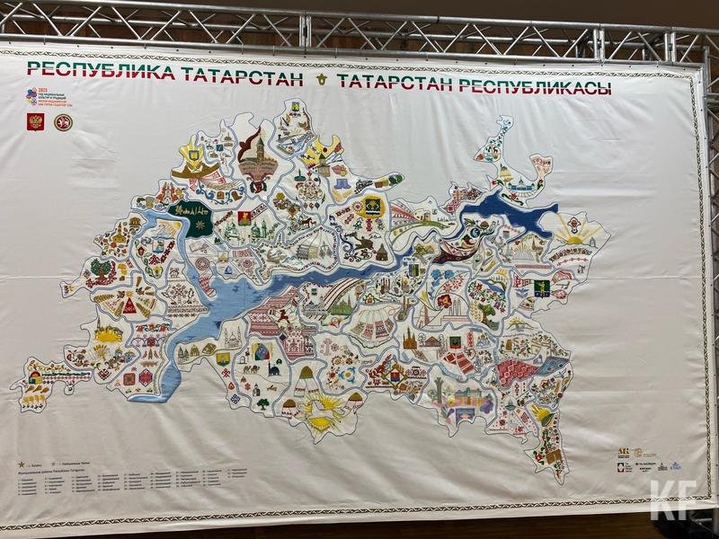 Мастерицы вышили карту Татарстана - Шаймиеву не хватило истории