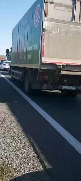 Движение между Елабужским районом и Челнами парализовало на несколько часов Движение между Елабужским районом и Челнами парализовало на несколько часов