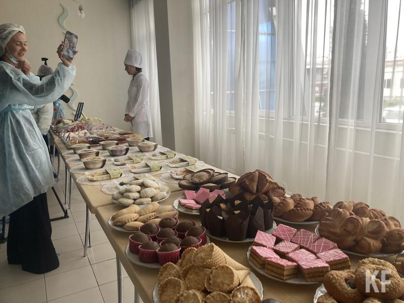 «Практически 110 тысяч детей ежедневно получает питание от комбината»