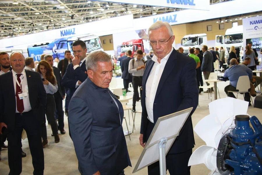 Минниханов посетил международную выставку коммерческого транспорта Comtrans 2023 в Москве