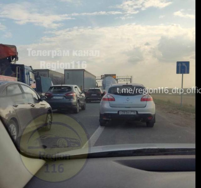 Из-за массового ДТП на трассе М7 образовалась пробка Из-за массового ДТП на трассе М7 образовалась пробка