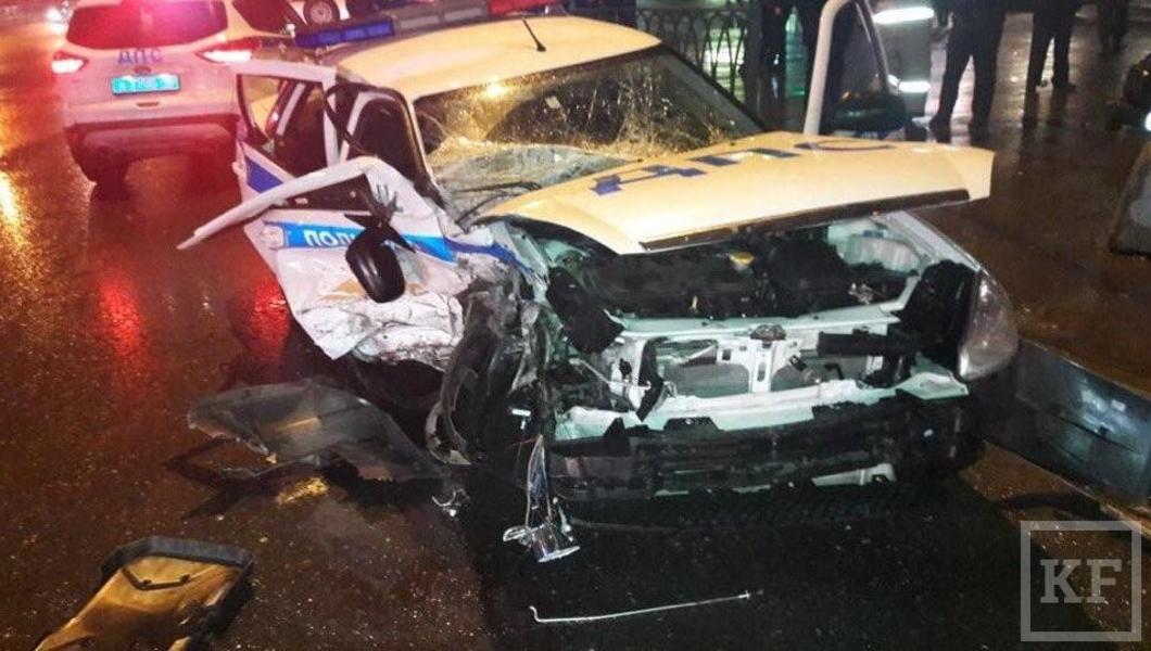 В Казани водитель БМВ протаранил машину ГИБДД инспектор погиб