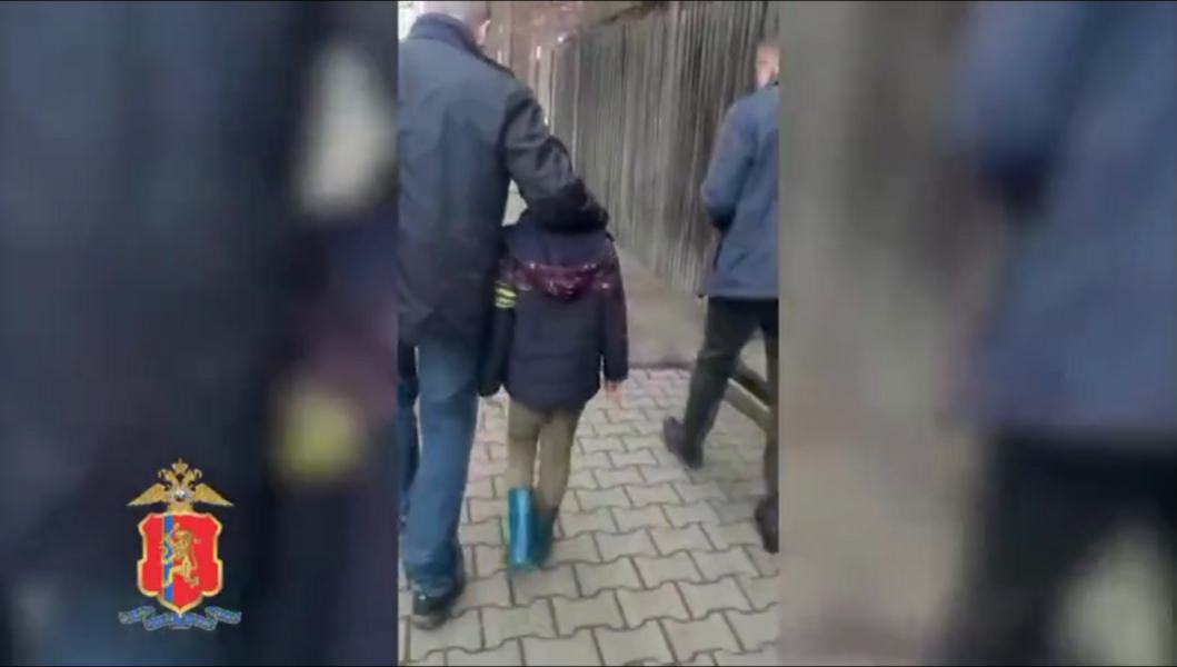 Похищение ребенка в Воронеже. МАНЬЯК похитил мальчика. Похищение детей держат в плену. Нашли похищенного ребенка