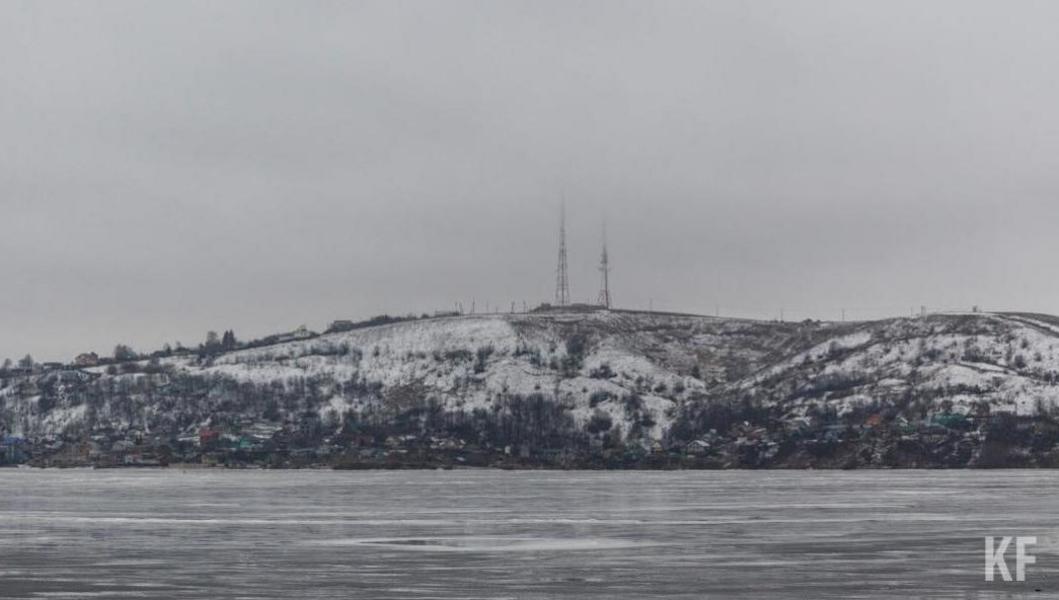 Раньше срока на зиму закрылась паромная переправа Казань-Верхний Услон ...