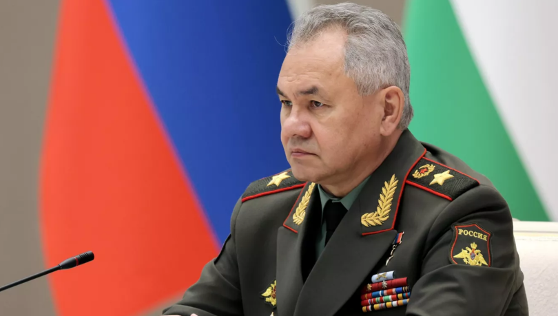 Министр проверил готовность солдат тыловых и боевых подразделений.