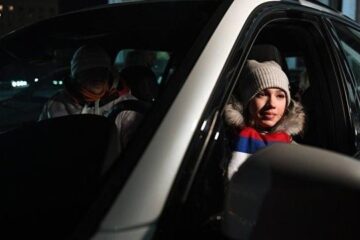 Через три года сдать на права и сесть за руль подаренного автомобиля собирается олимпийская чемпионка по фигурному катанию Алина Загитова