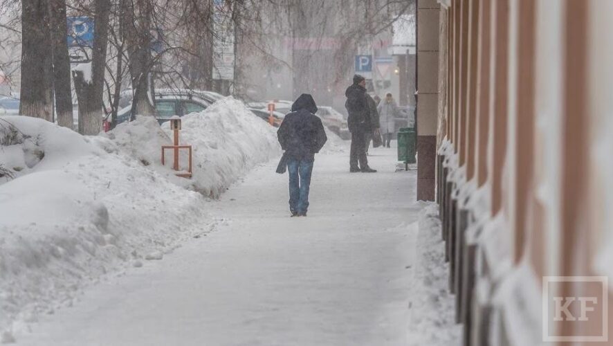 Один человек погиб и пятеро пострадали в результате сильного снегопада в Москве. Об этом в своем Twitter написал мэр столицы Сергей Собянин.