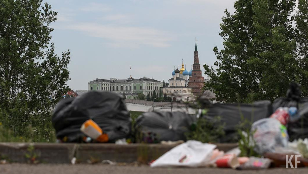 По договору мусор должны вывозить из Приволжского