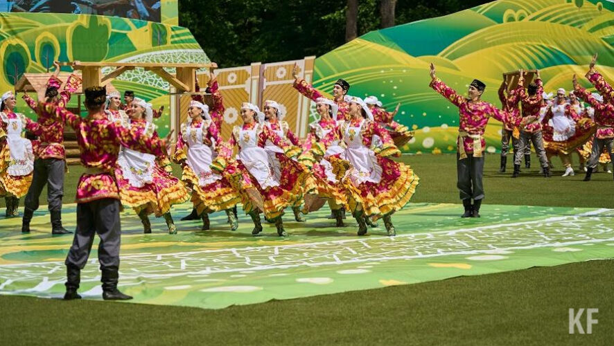 Кабинет министров Татарстана должен обеспечить проведение праздничных мероприятий вместе с органами местного самоуправления.