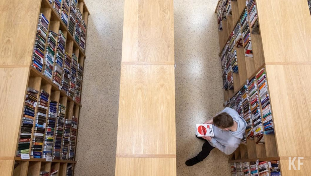 Воры вынесли книги через черный ход