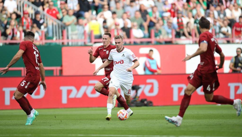 Открыв счет в первые минуты матча