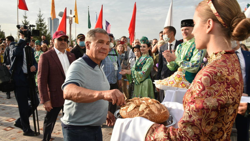 Также на ипподроме присутствовал мэр Казани Ильсур Метшин.