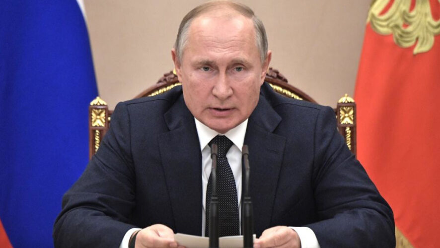 Российский лидер заявил о необходимости комплексной работы по борьбе с созданием  «групп смерти».