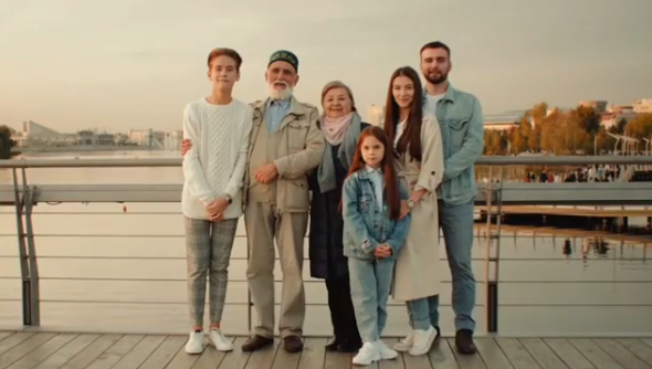 Президент Татарстана обратился к молодежи с просьбой навестить своих старших родственников.