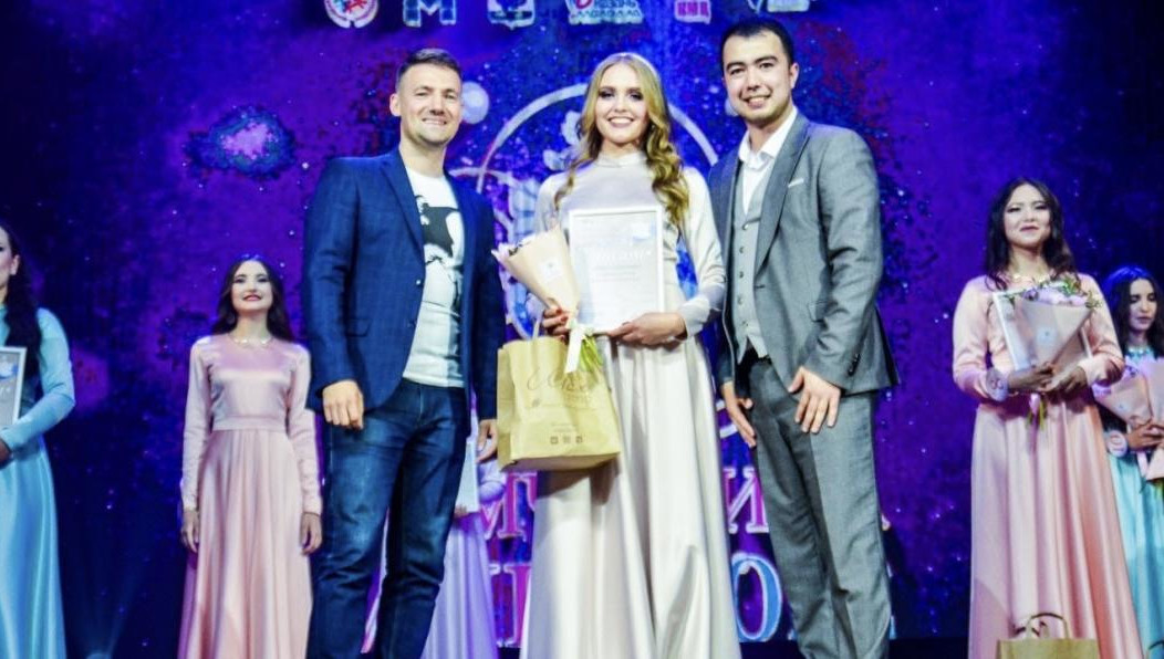 Победительница международного конкурса в номинации «Мисс креатив» Юлия Андрианова рассказала журналисту KazanFirst