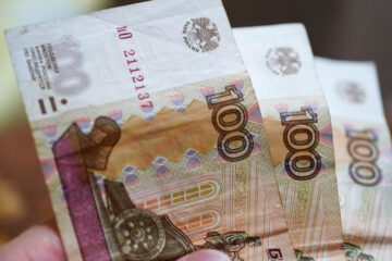 Он обозначил сумму в 60 тысяч рублей.