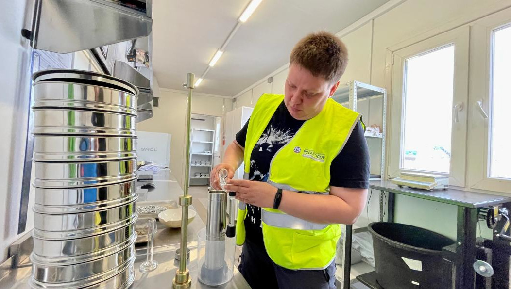 Больше всего лабораторных испытаний провели по исследованию щебня