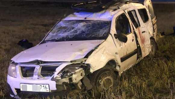 В салоне находилось семь человек.