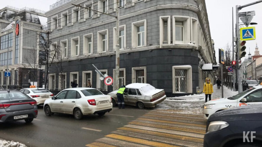 ДТП произошло на перекрестке Чернышевского и Правобулачной.