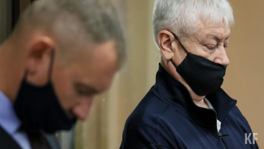 Рассмотрение жалобы будет продолжено 13 апреля.