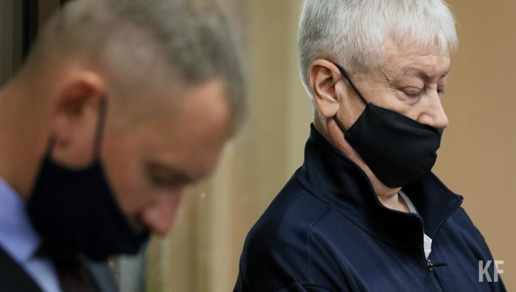 Рассмотрение жалобы будет продолжено 13 апреля.