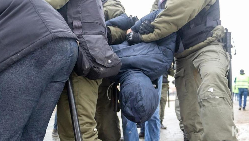 Последнюю жертву он лишил 350 тысяч рублей прямо перед Новым годом.