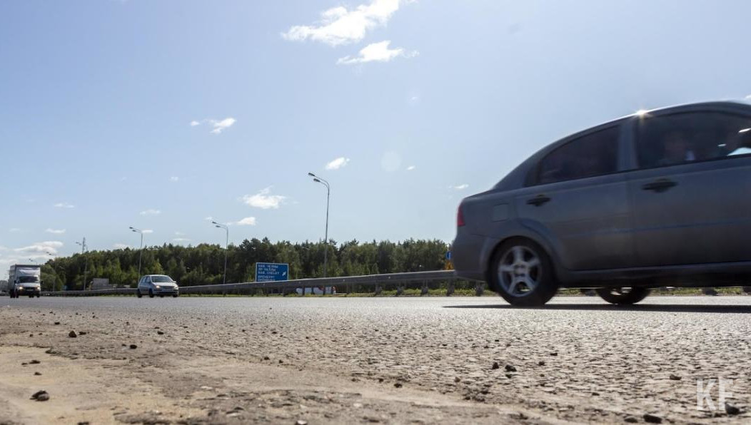 Дорогу оборудуют средствами безопасности и непрерывного движения.