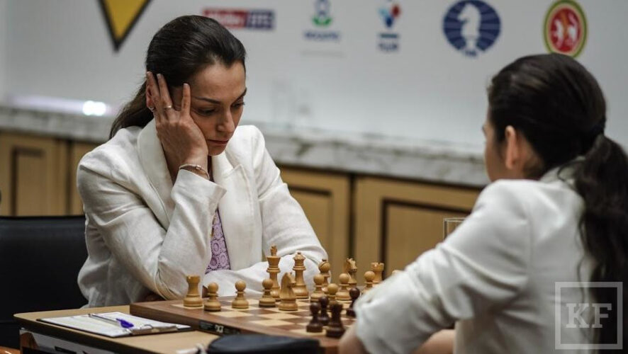 Шахматный турнир претенденток в Казани начался с неожиданных результатов.