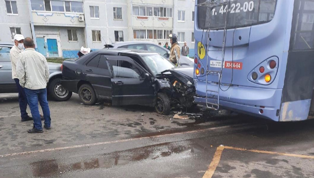 Авария случилась в микрорайоне «РТС».