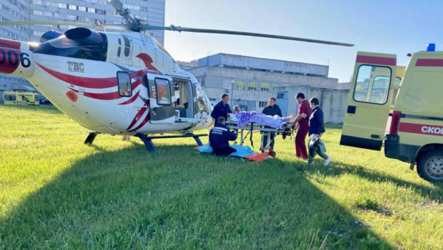 Врачи диагностировали ушибы головного мозга и перелом таза.