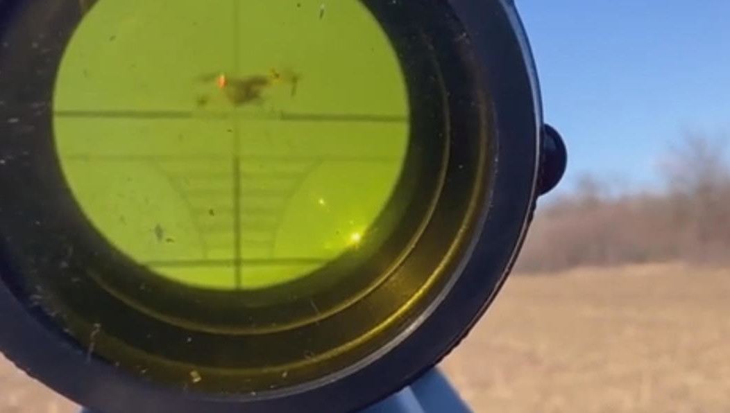 Эффективная дальность действия ружья РЭБ составляет от 500 метров до 2 километров.