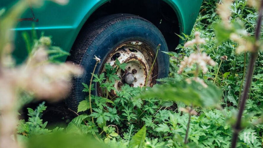 Градоначальник призвал решить проблему с бесхозными и нелегальными объектами.