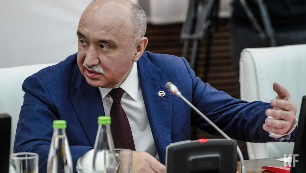 Его подозревают в коррупции и заказном убийстве.