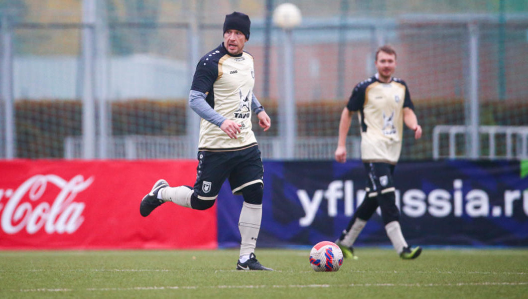 Тренер «Рубина» получил красную карточку за оскорбление судей.