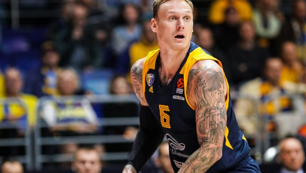 Клуб заключил с латышским форвардом соглашение на один месяц с опцией продления до конца сезона.