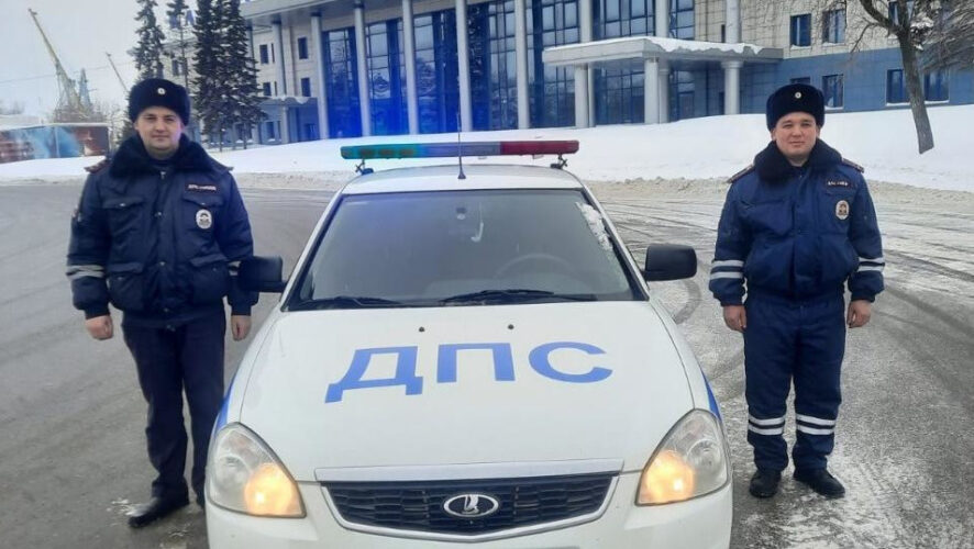 За рулем мужчина внезапно почувствовал боль в области сердца.