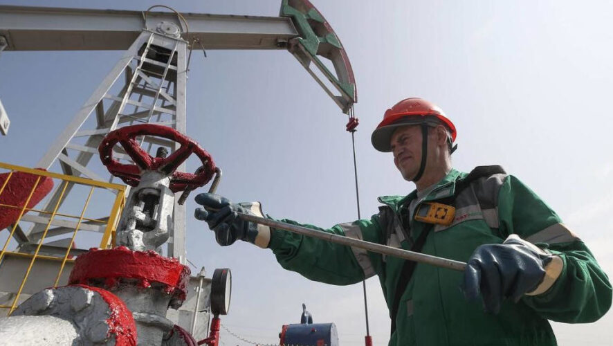 Добыча жидких углеводородов также уменьшилась на&nbsp;282&nbsp;тыс. Б/с