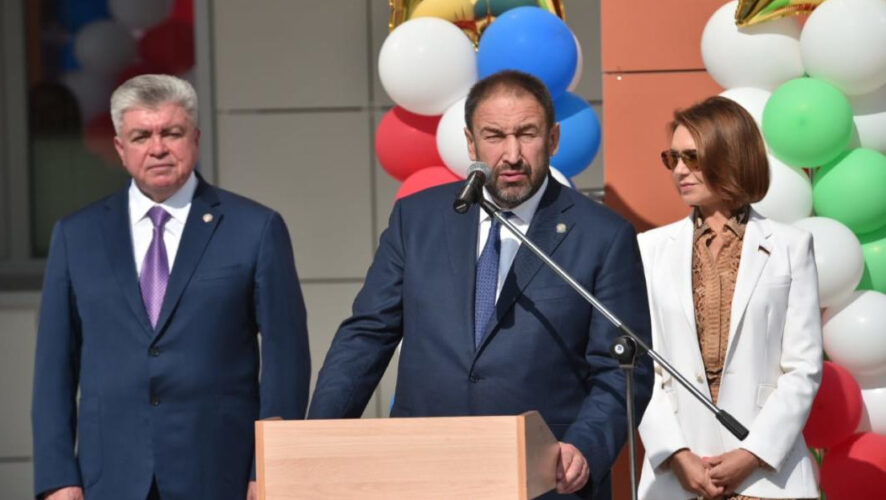 Гости посетили школу №16 и 57-ю гимназию.