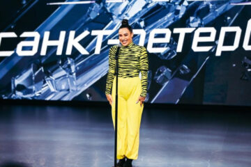 Преподавательница физкультуры выбрала композицию татарстанского дуэта «Аигел» и после кастинга в Санкт-Петербурге прошла в следующий этап проекта.