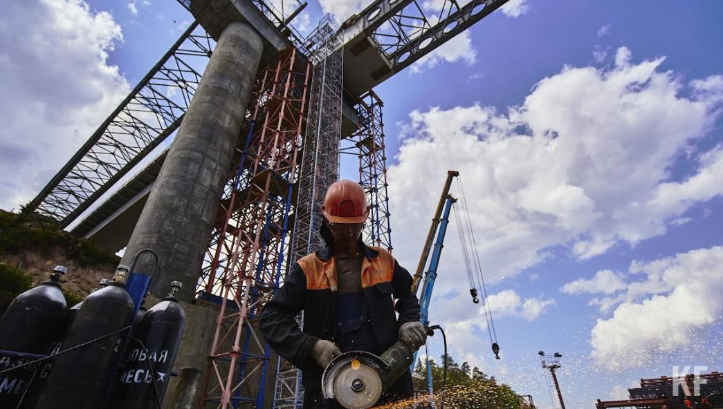 Еще как минимум 14 земляков скоро присоединятся к команде.