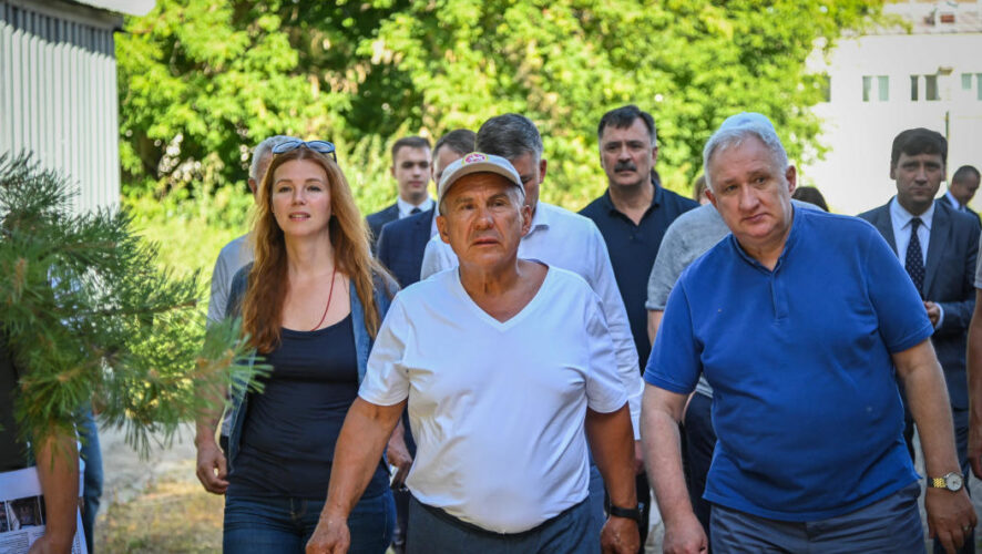 Пояснения по объектам дал глава Минземимущества республики.