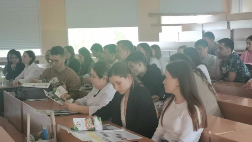 Главврач Руслам Валеев встретился со студентами Чувашского госуниверситета.