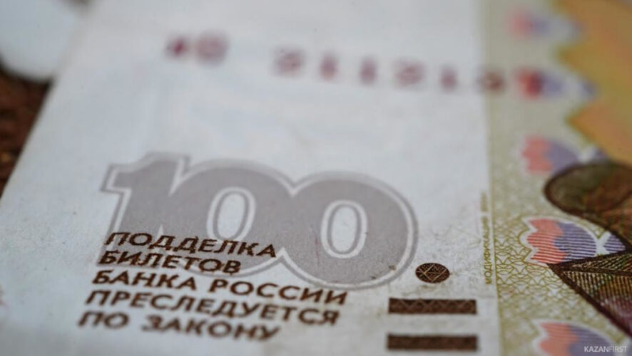 Рубль скорее ослабнет до 200 за доллар