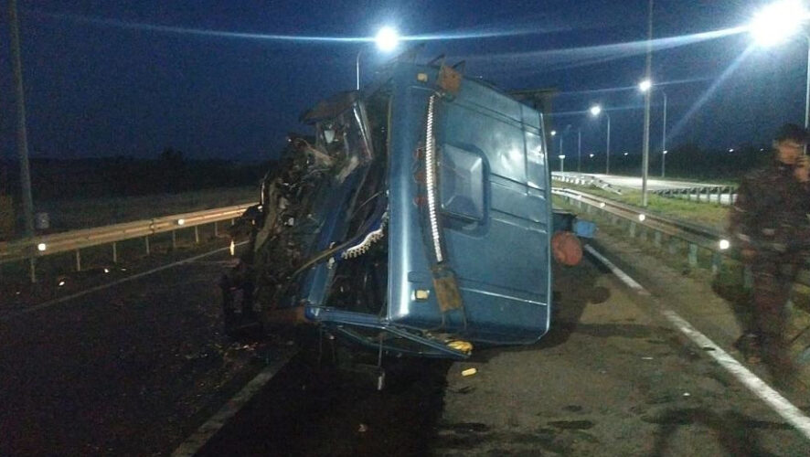 В аварию попали «КАМАЗ» и два большегруза Mercedes.