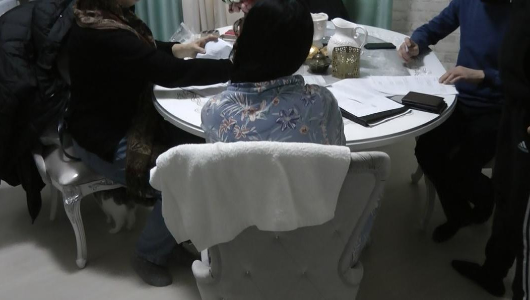 Вахитовский суд Казани оставил подозреваемую под домашним арестом.